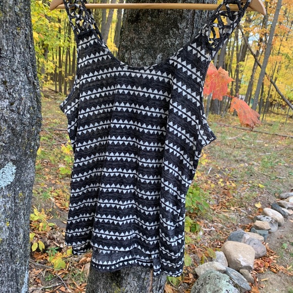 H&M crop - Picture 1 of 2